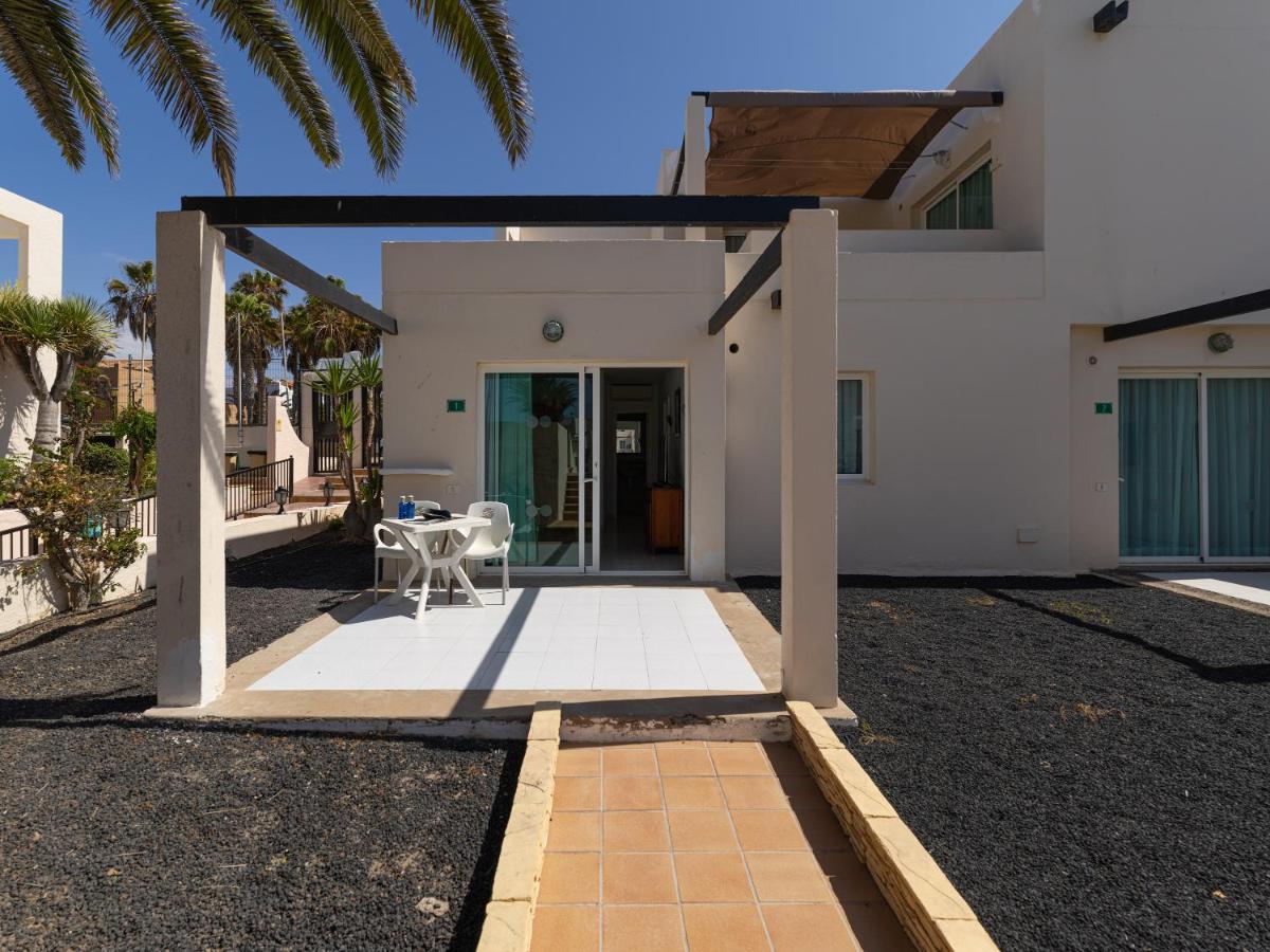 Homeforguest Apartamento Con Terraza Y Piscina En Corralejo Eksteriør bilde