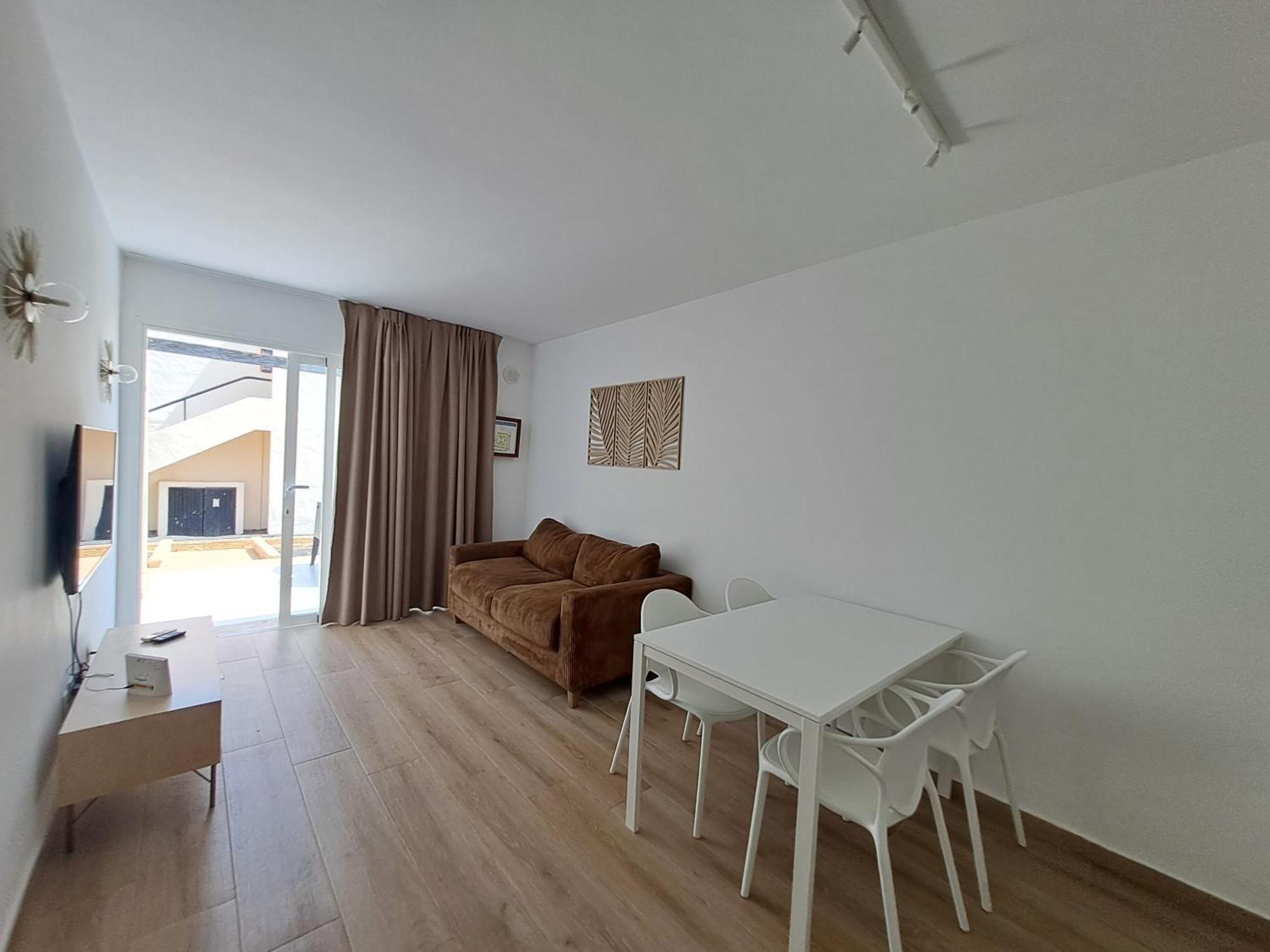 Homeforguest Apartamento Con Terraza Y Piscina En Corralejo Eksteriør bilde