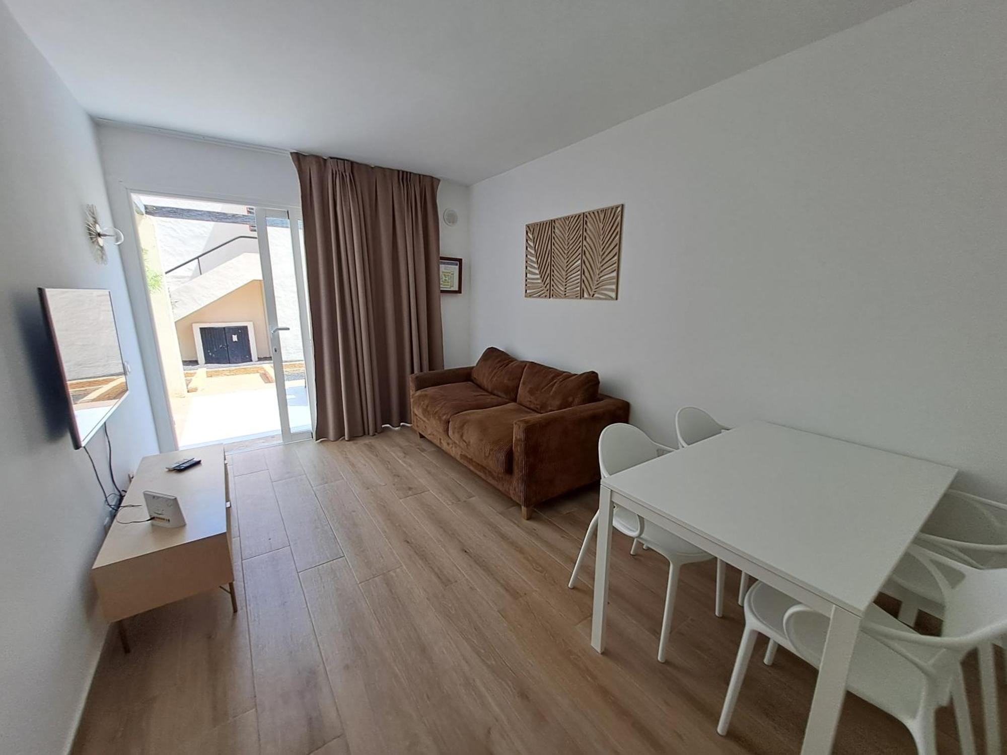 Homeforguest Apartamento Con Terraza Y Piscina En Corralejo Eksteriør bilde
