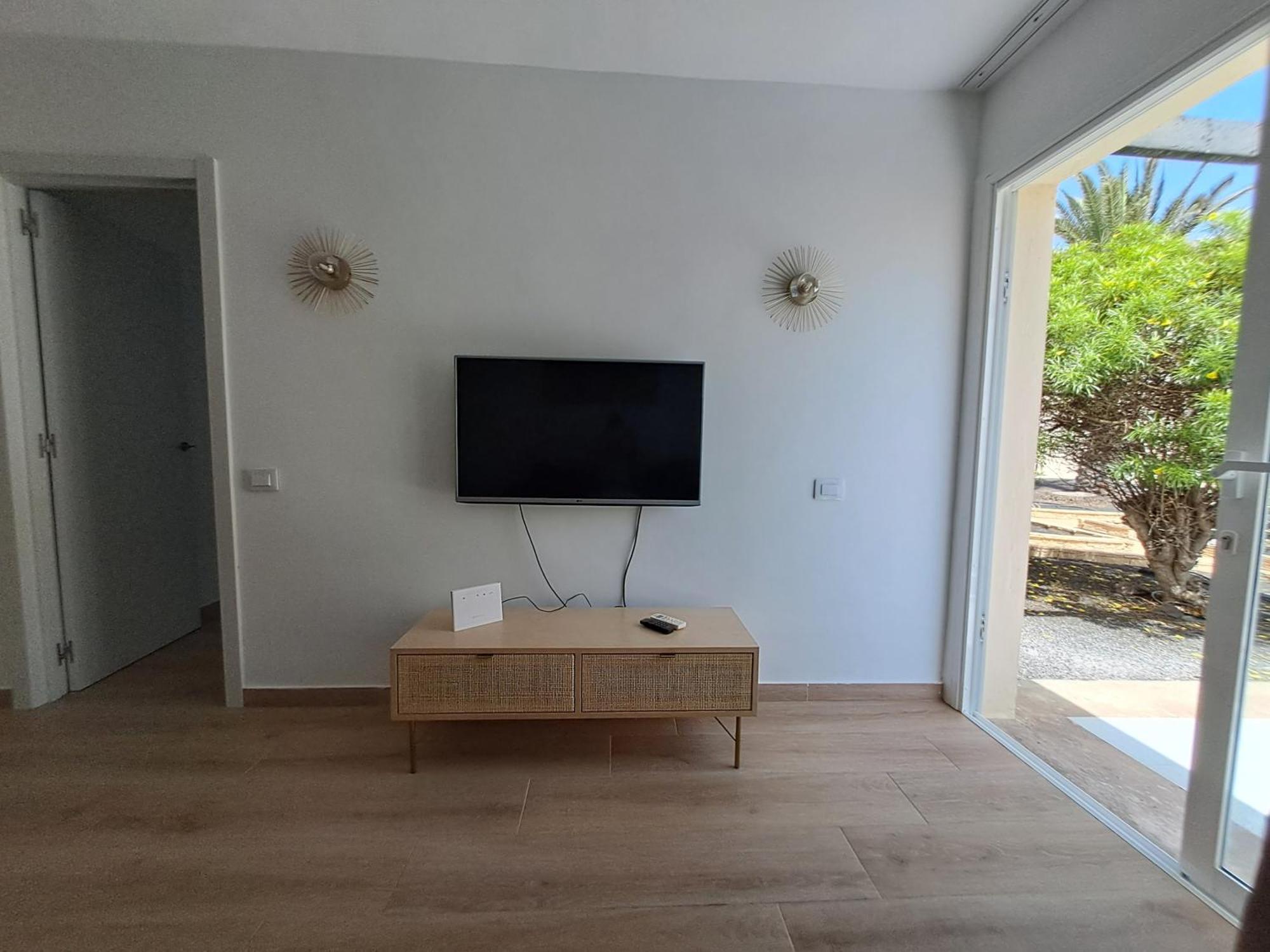 Homeforguest Apartamento Con Terraza Y Piscina En Corralejo Eksteriør bilde